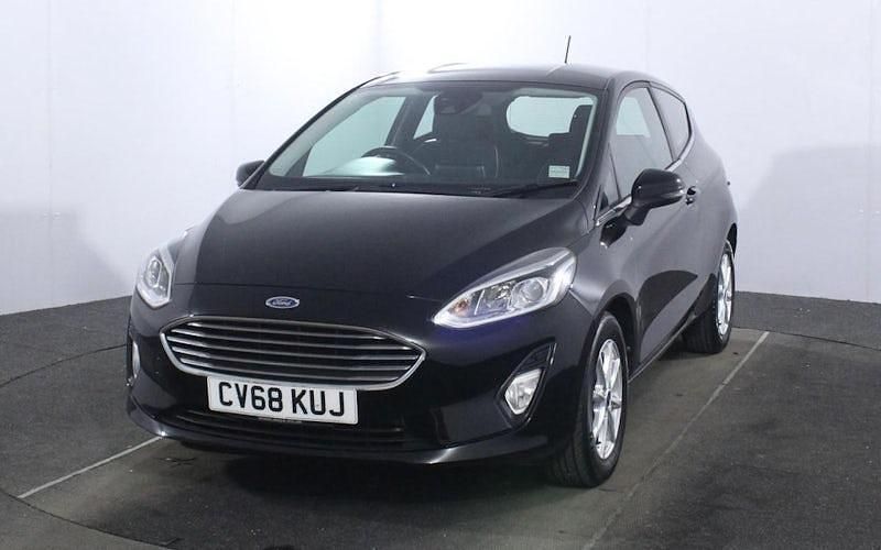 Usado Ford Fiesta Zetec 101 HP (74 kW) 2018 Preto Citadino