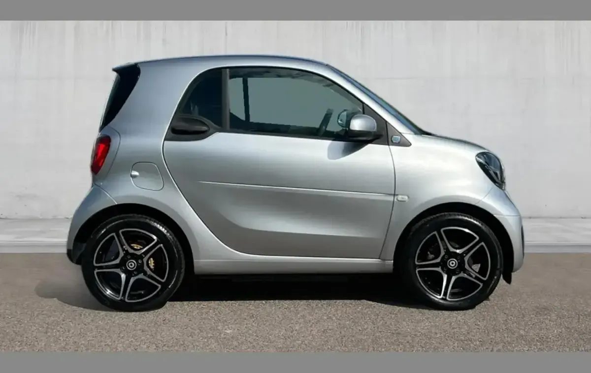 Used Smart ForTwo Electric Drive Premium 60 kW (82 HP) 2022 Silver Coupe