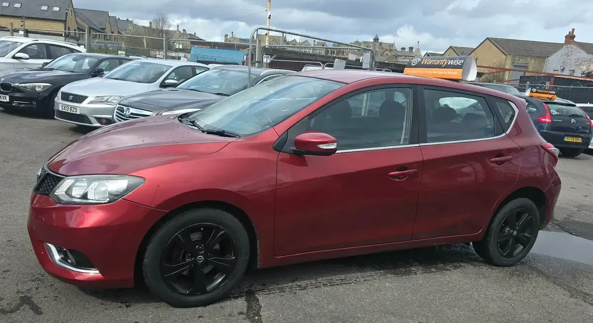 Used Nissan Pulsar Acenta 110 HP (80 kW) 2015 Red Hatchback