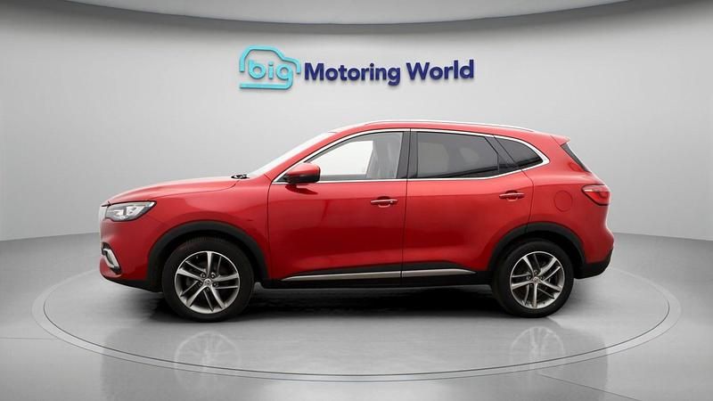 Used MG HS Exclusive 162 HP (119 kW) 2022 Red SUV