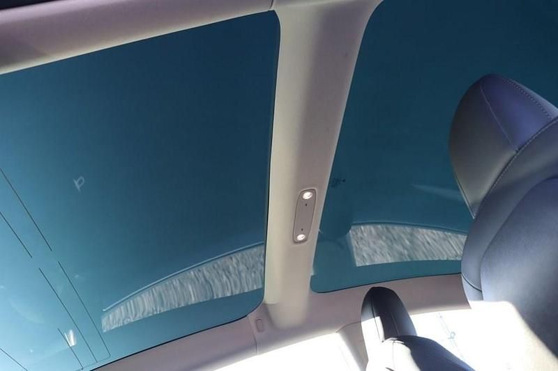 Used Tesla Model 3 Standard Range Plus 208 kW (283 HP) 2021 White Sedan