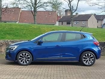 Used Renault Clio V Iconic 90 HP (66 kW) 2021 Blue Hatchback