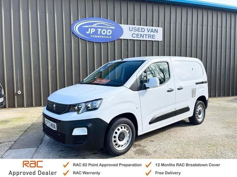 White Used 2023 Peugeot Partner Premium MPV | £12,995 (Good price) - Image 1/4