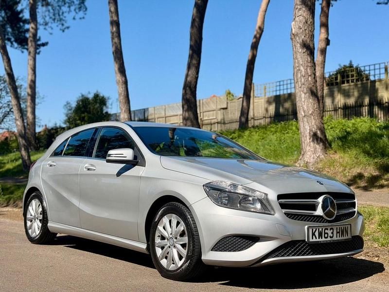 Used Mercedes A180 SE 2014 Silver Hatchback