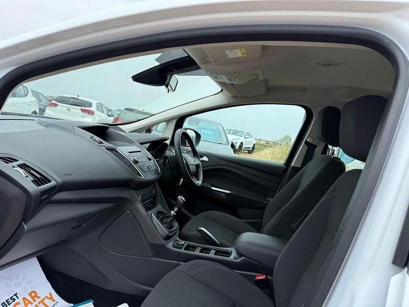 Used Ford Grand C-Max Zetec 120 HP (88 kW) 2016 White MPV