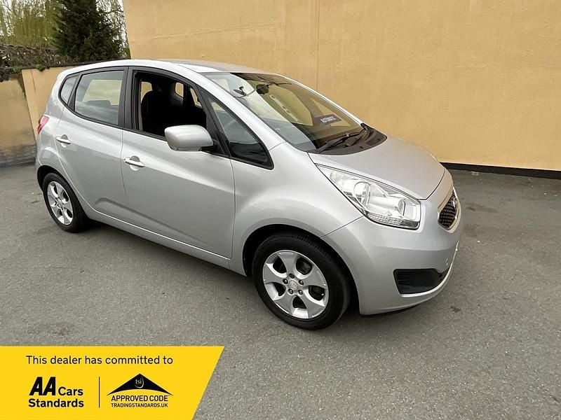 Used Kia Venga 123 HP (90 kW) 2012 Silver Hatchback