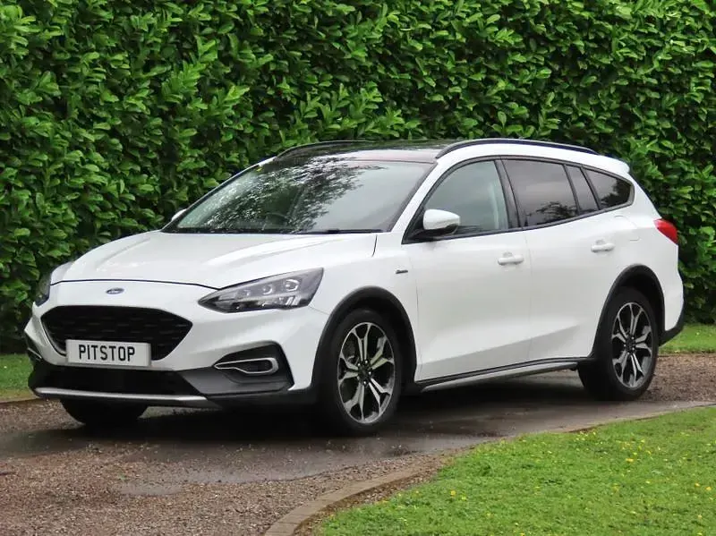 Used Ford Focus Active X 2021 White Estate