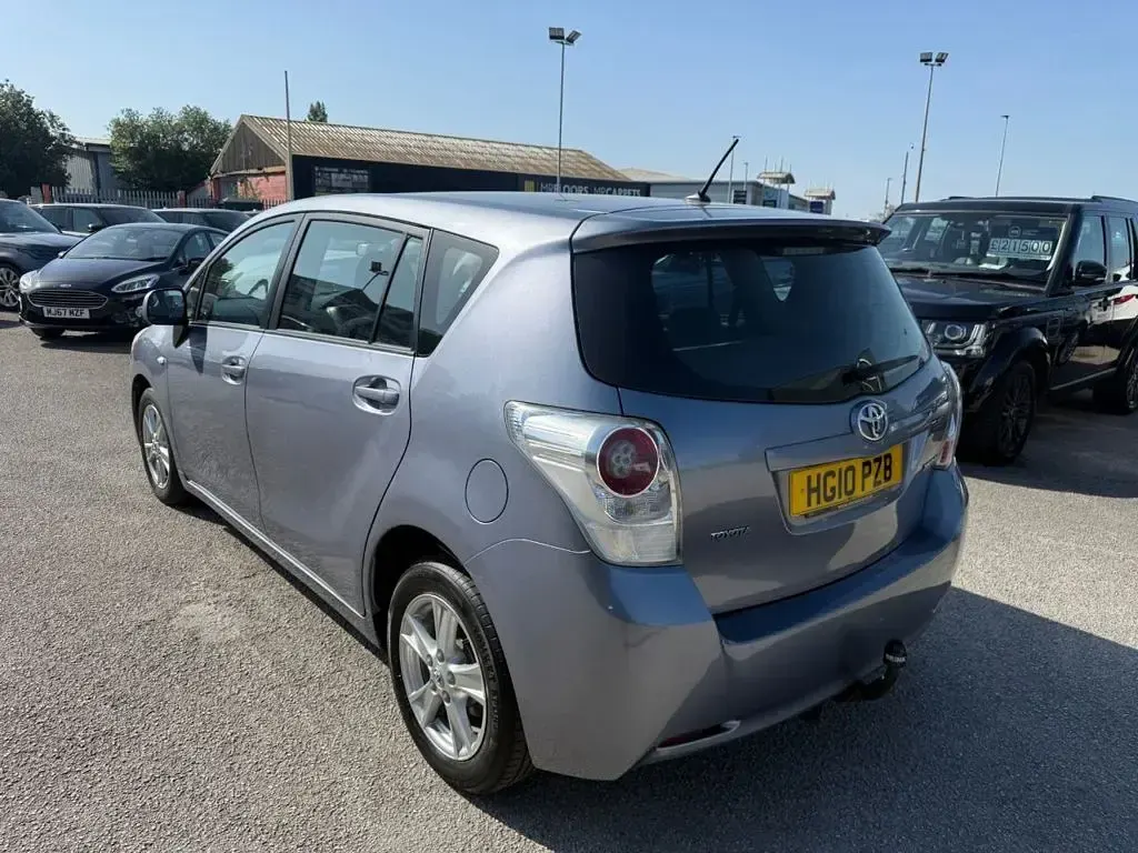 Used Toyota Verso 126 HP (92 kW) 2010 Blue MPV