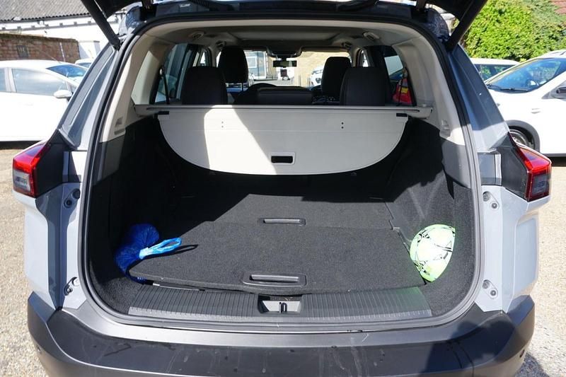 Used Nissan X-Trail Tekna 204 HP (150 kW) 2025 Grey SUV