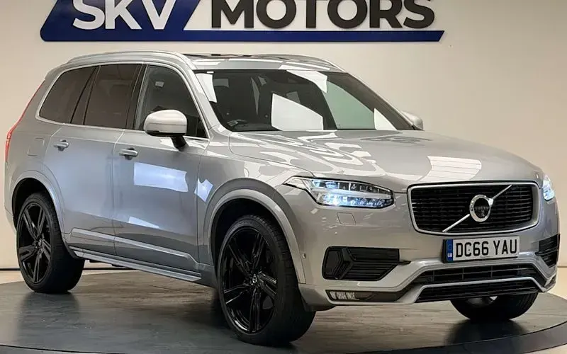 Used Volvo XC90 R-Design 235 HP (172 kW) 2019 SUV