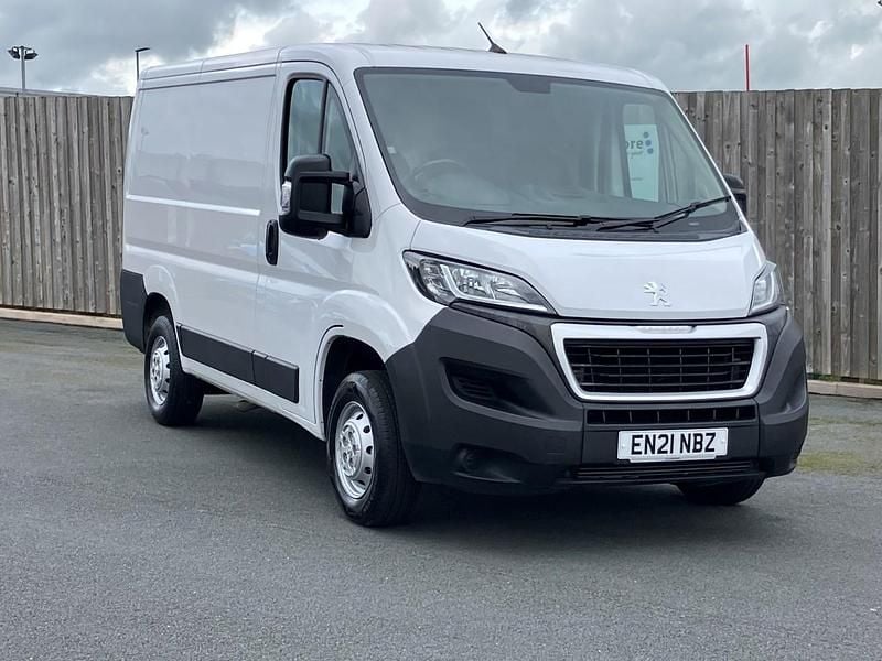 White Used 2021 Peugeot Boxer Van | £12,750 (Fair price) - Image 1/4