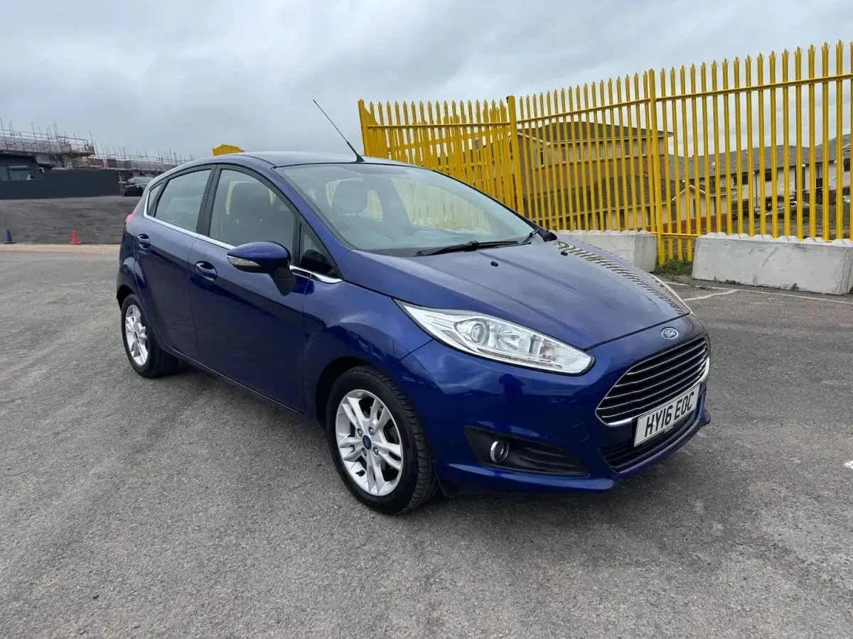 Used Ford Fiesta Zetec 2016 Blue Hatchback