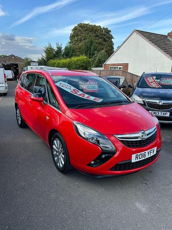 Used Vauxhall Zafira 140 HP (102 kW) 2016 Red MPV