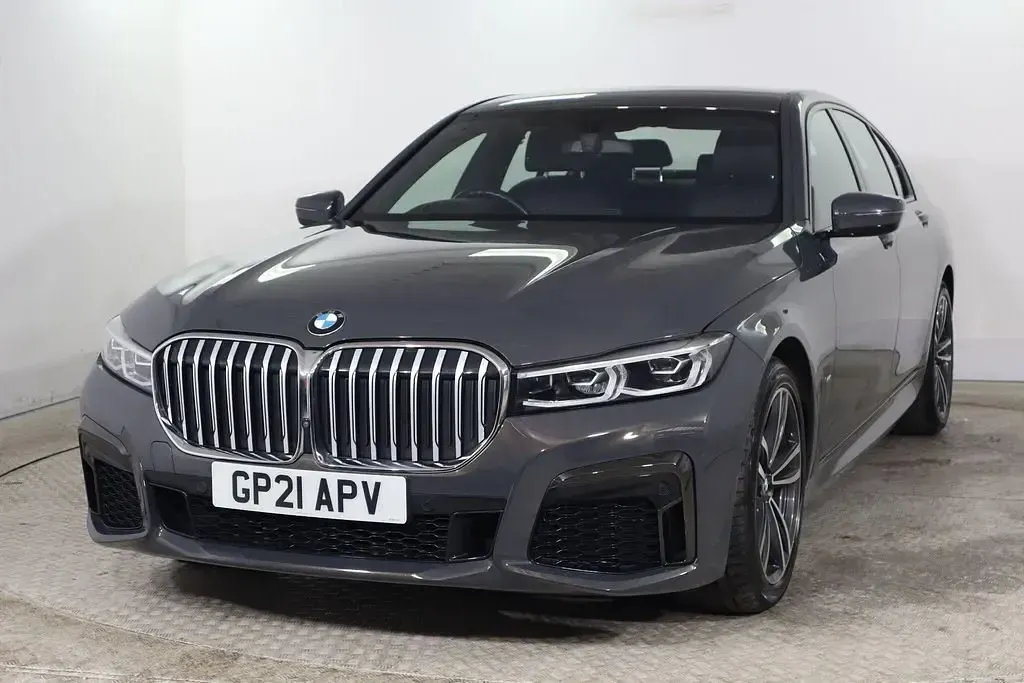 Begagnad BMW 740 M Sport 2021 Grå Sedan