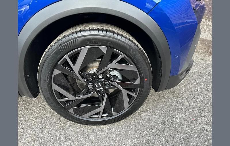 Nouă Renault Captur Esprit Alpine 114 CP (83 kW) 2026 Gri SUV