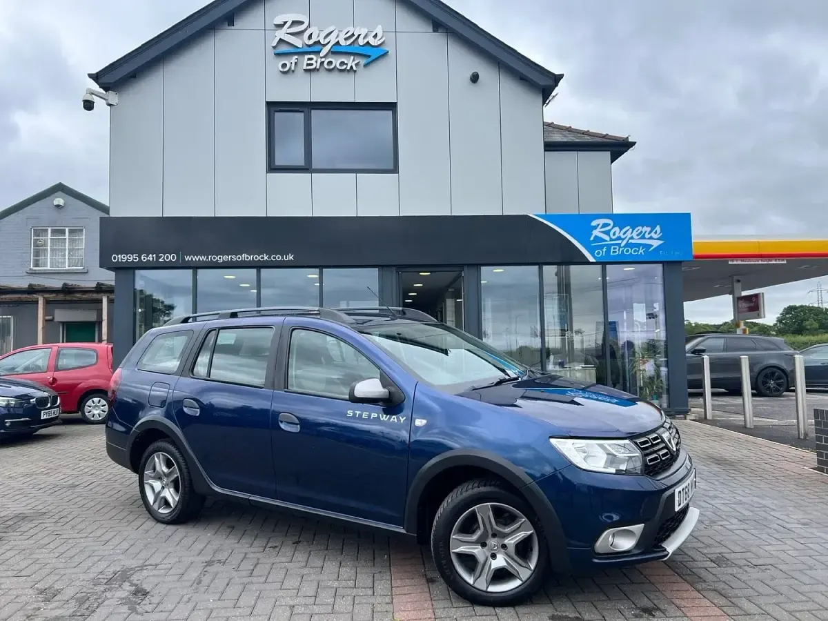 Used Dacia Logan MCV Comfort 90 HP (66 kW) 2019 Blue Estate