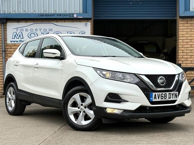 White Used 2018 Nissan Qashqai Acenta Premium SUV | £6,795 (Fair price) - Image 1/4
