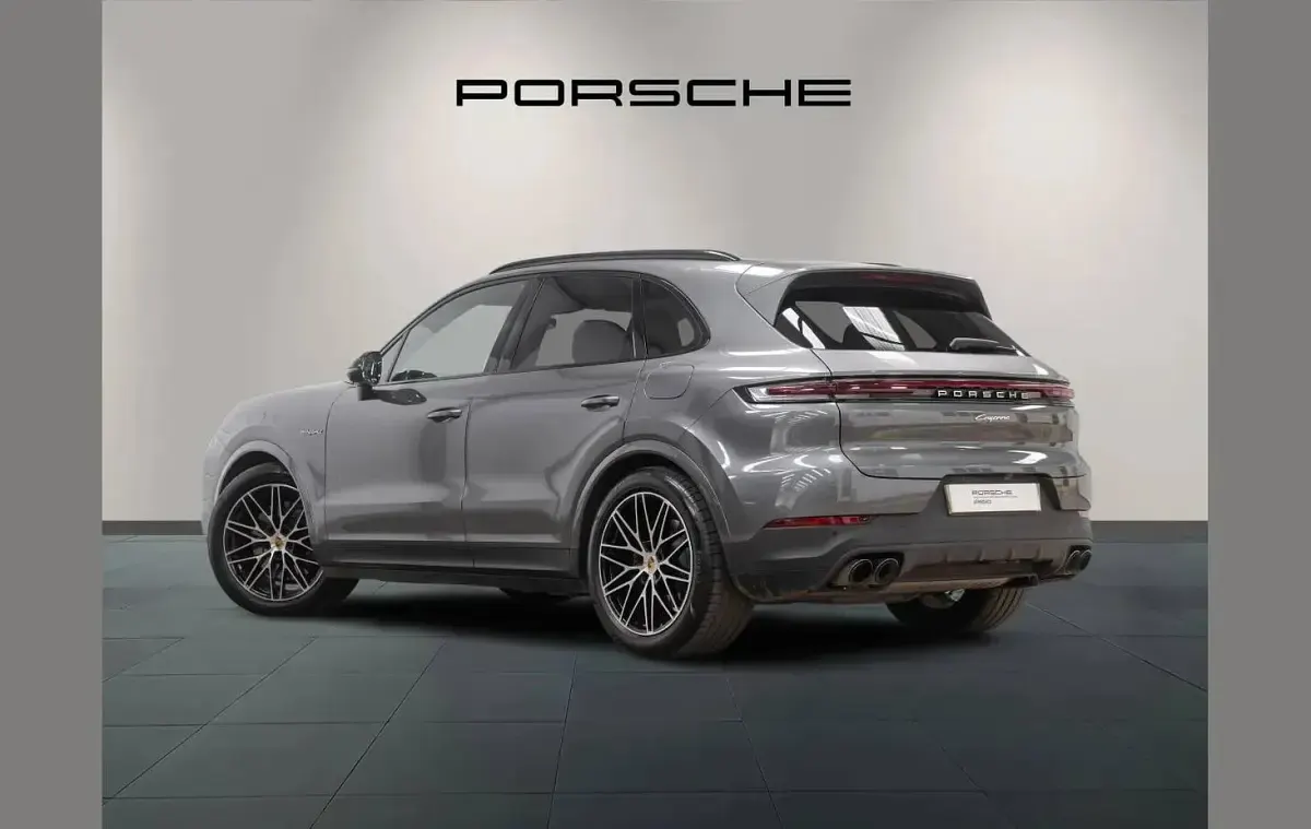 Used Porsche Cayenne 464 HP (341 kW) 2024 Grey SUV