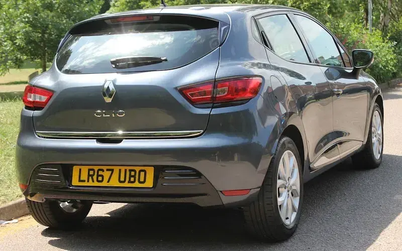 Used Renault Clio Dynamique 90 HP (66 kW) 2017 Grey Hatchback