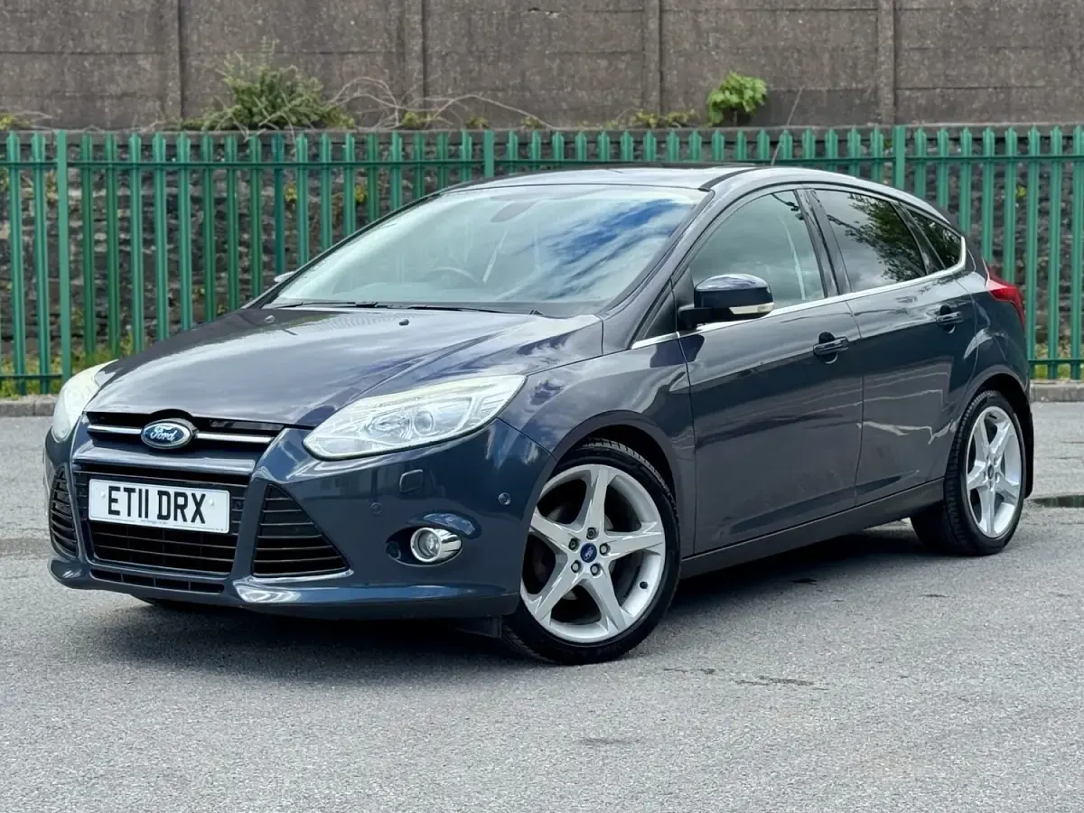 Used Ford Focus Titanium X 115 HP (84 kW) 2011 Grey Hatchback