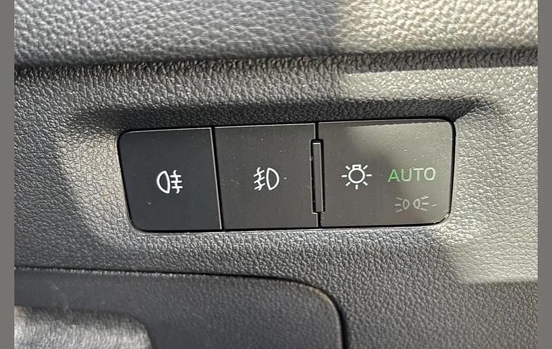 Used Skoda Octavia SE Technology 200 HP (147 kW) 2021 Grey Estate