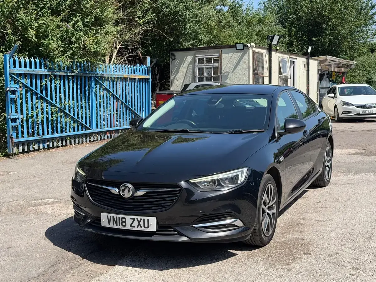 Used Vauxhall Insignia Design Edition 2018 Black Hatchback