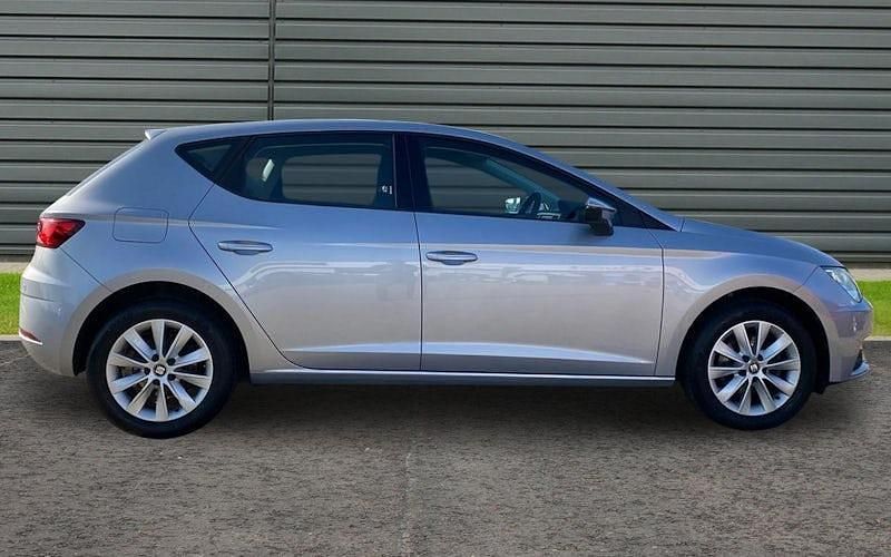 Begagnad Seat Leon SE 131 HK (96 kW) 2019 Silver Halvkombi