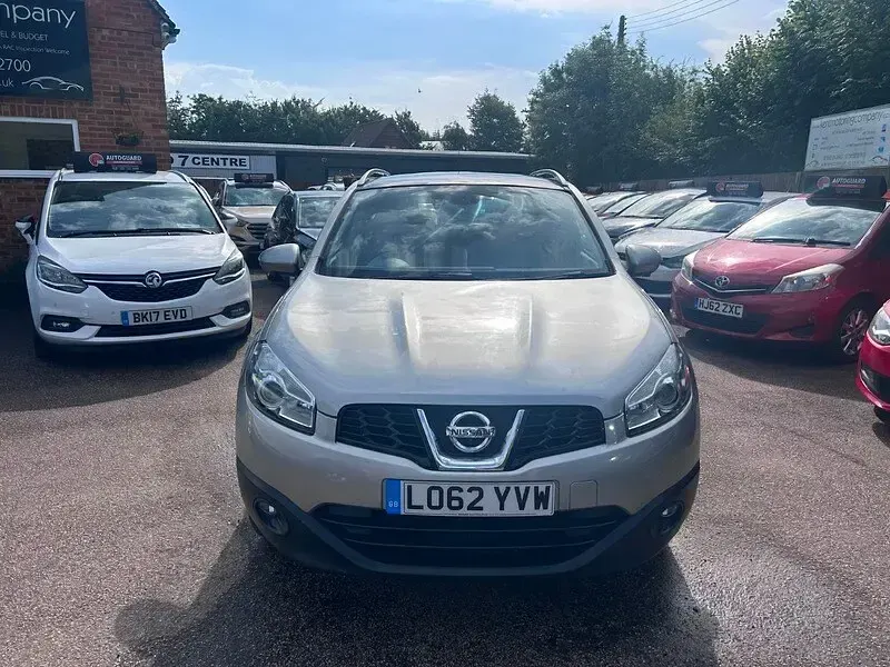 Used Nissan Qashqai N-TEC 117 HP (86 kW) 2013 Silver SUV
