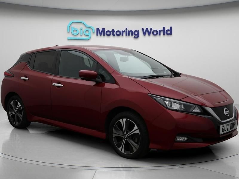 Red Used 2021 Nissan Leaf N-Connecta Hatchback | £12,300 (Fair price) - Image 1/4