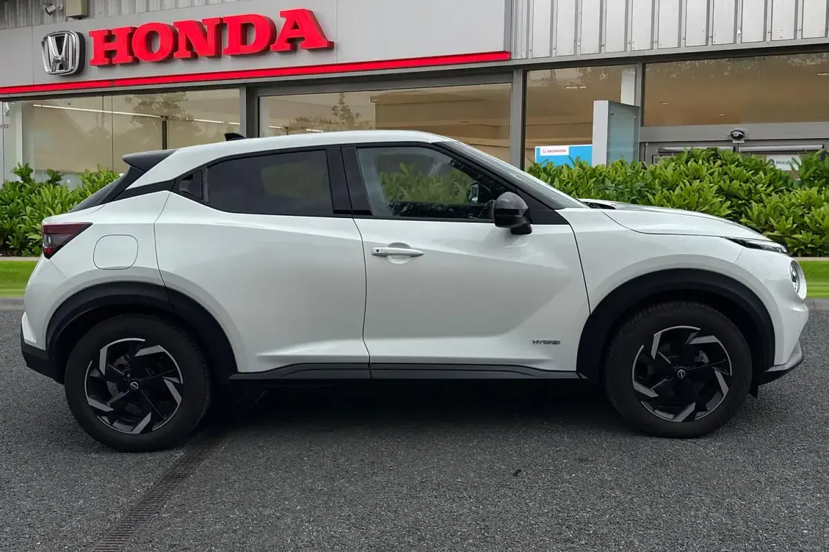 Used Nissan Juke N-Connecta 143 HP (105 kW) 2023 White SUV