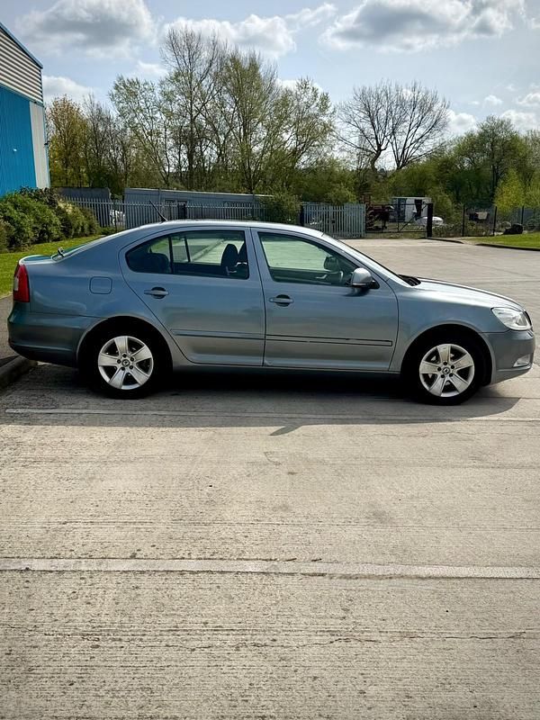 Begagnad Skoda Octavia Elegance 2012 Grå Halvkombi