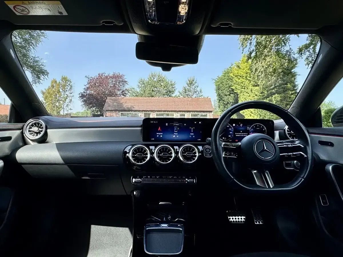 Usado Mercedes CLA180 AMG line 2023 Preto Sedan