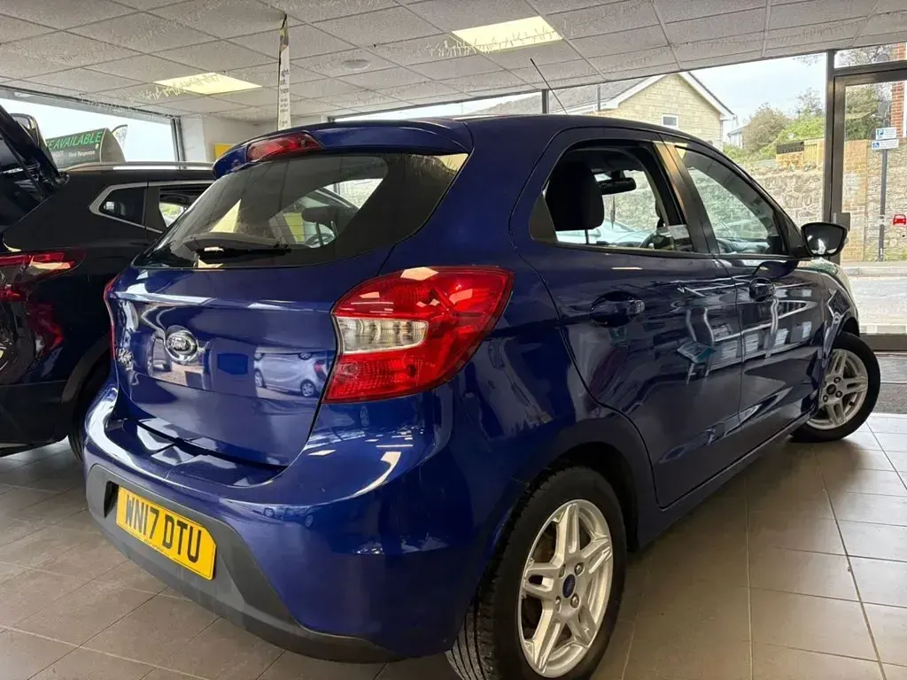 Used Ford Ka Plus Zetec 85 HP (62 kW) 2017 Blue Hatchback