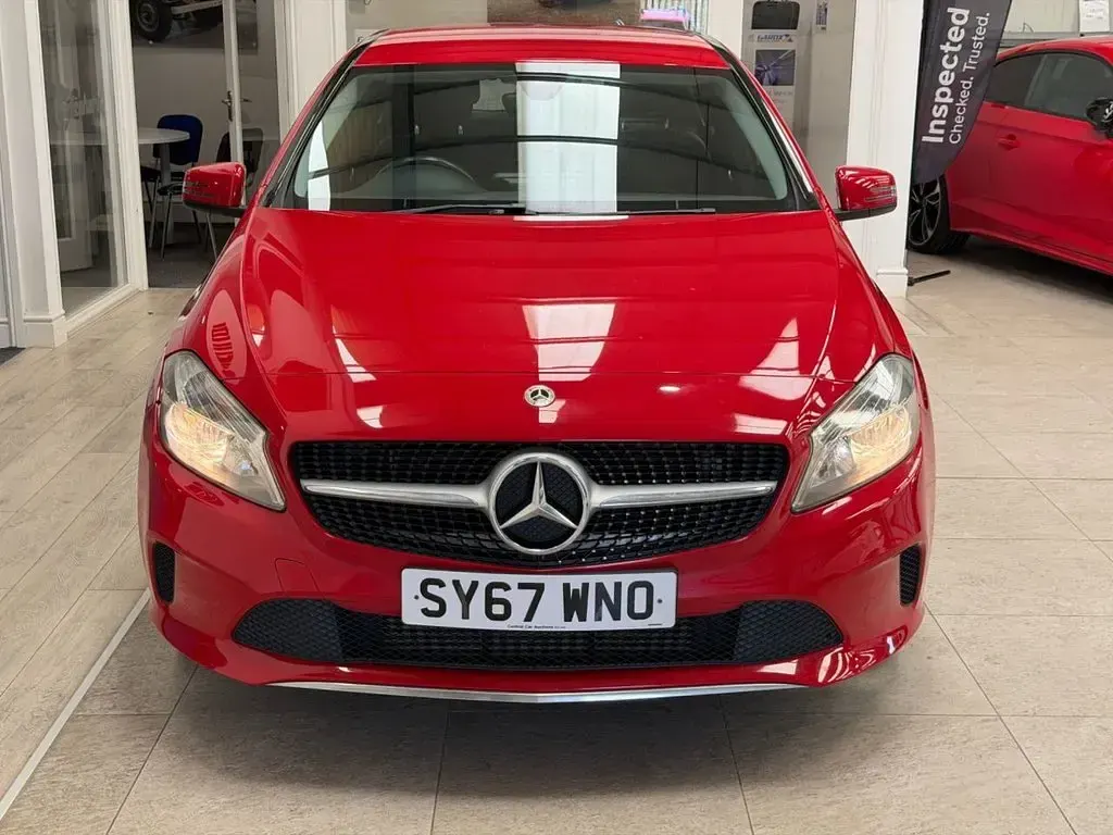 Used Mercedes A180 109 HP (80 kW) 2017 Red Hatchback