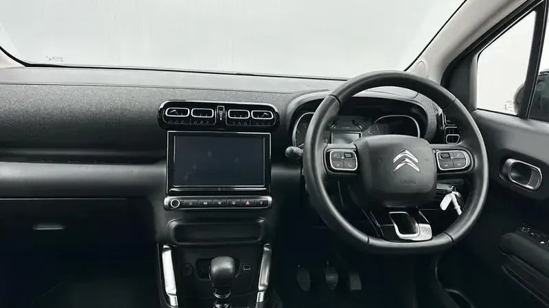 Used Citroën C3 Aircross Shine 110 HP (80 kW) 2022 Red SUV