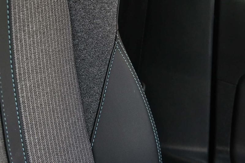 Image 4/4