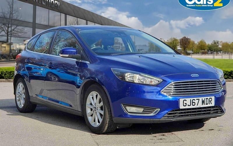 Used Ford Focus Titanium 125 HP (91 kW) 2017 Blue Hatchback