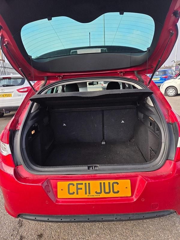 Used Citroën C4 VTR Sport 2011 Red Hatchback