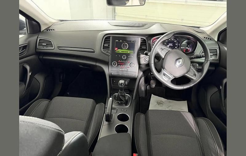 Used Renault Mégane IV Play 138 HP (101 kW) 2019 Grey Hatchback