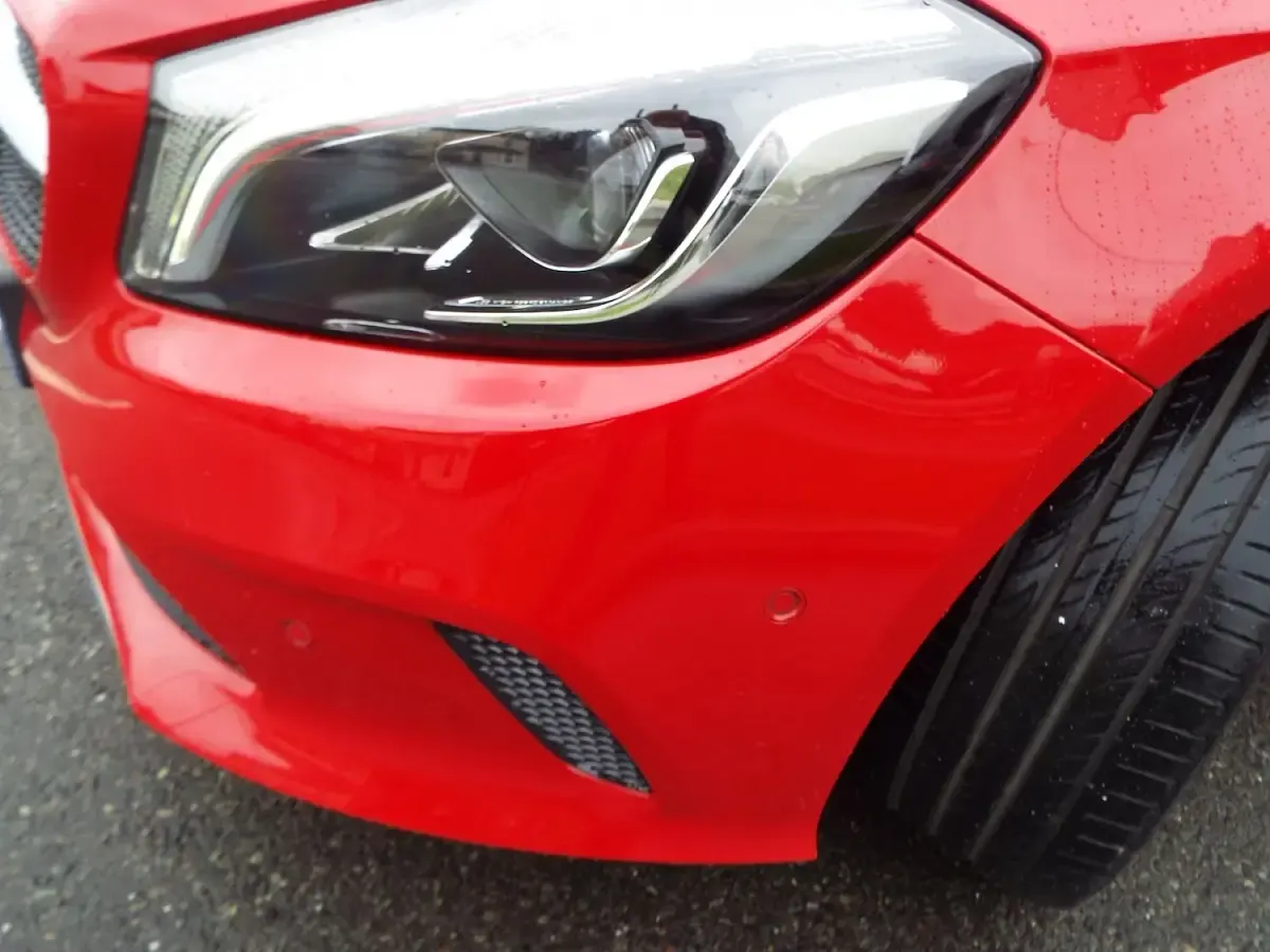 Usado Mercedes A180 Premium 2017 Rojo Utilitario