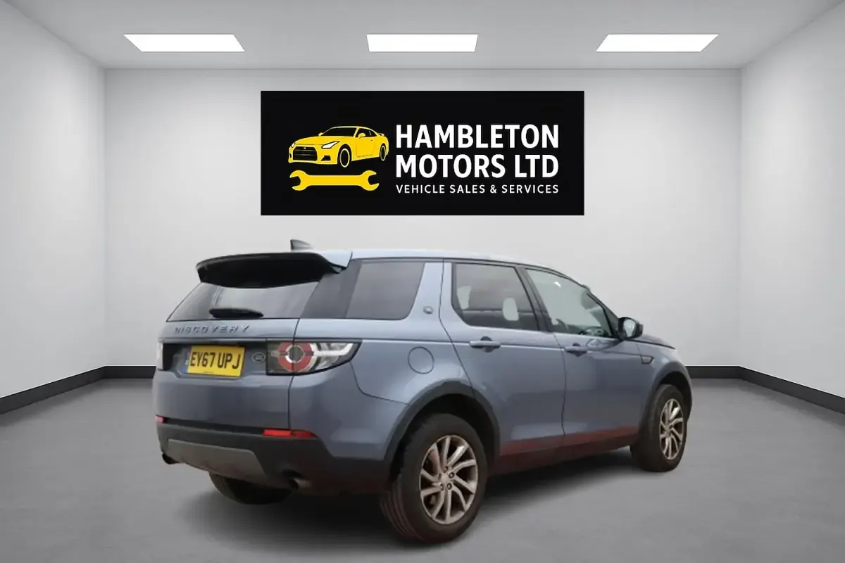 Used Land Rover Discovery 5 SE 180 HP (132 kW) 2017 Blue SUV
