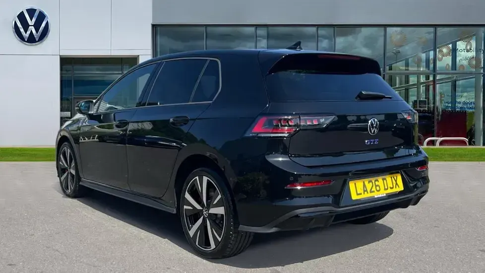 New VW Golf VIII GTE 272 HP (200 kW) 2026 Grenadilla black metallic Hatchback