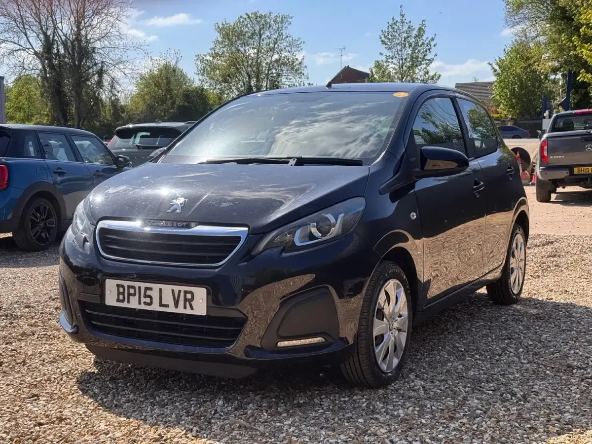 Second-hand Peugeot 108 Active 68 CP (50 kW) 2015 Negru Hatchback