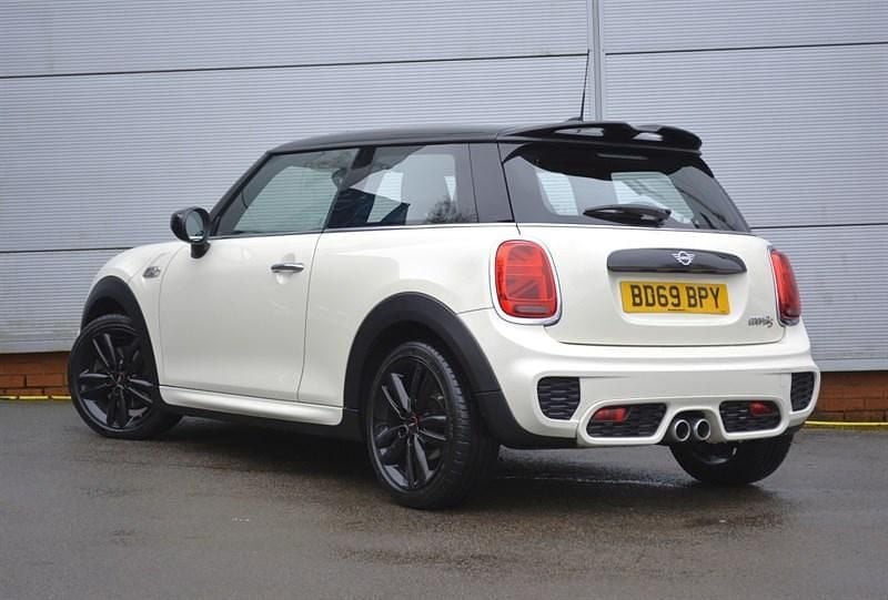 Used Mini Cooper S Hatch 192 HP (141 kW) 2019 Pepper white Hatchback
