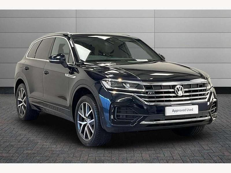 Blue Used 2018 VW Touareg R-line SUV | £28,290 (Fair price) - Image 1/4