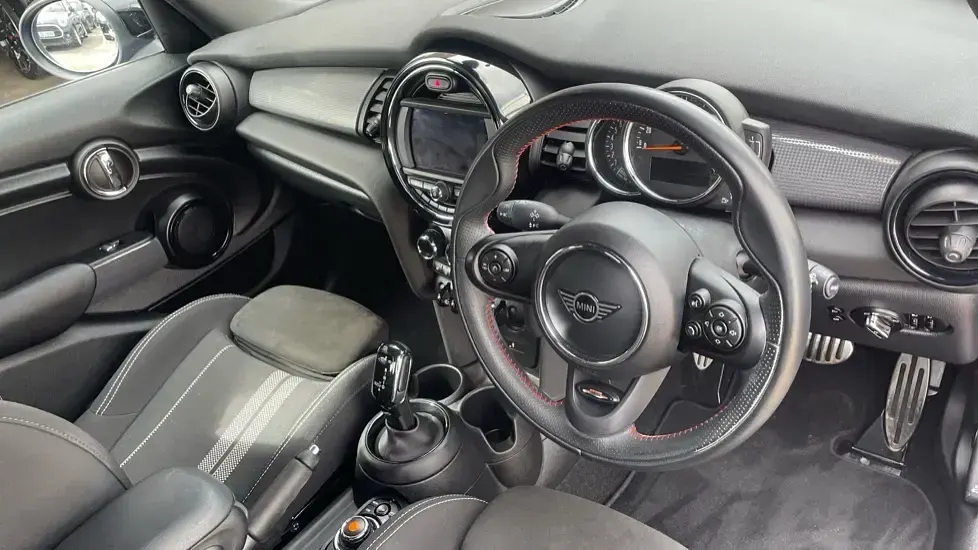 Used Mini Cooper Hatch 134 HP (98 kW) 2019 Blue Hatchback
