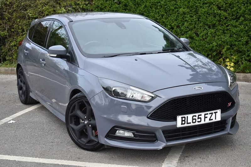 Used Ford Focus ST 185 HP (136 kW) 2015 Grey Hatchback