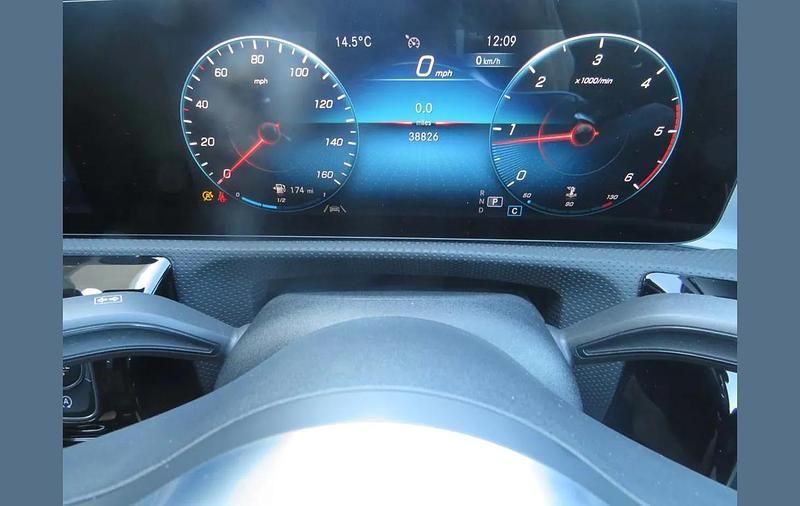 Used Mercedes A180 AMG Line Premium 113 HP (83 kW) 2022 White Hatchback