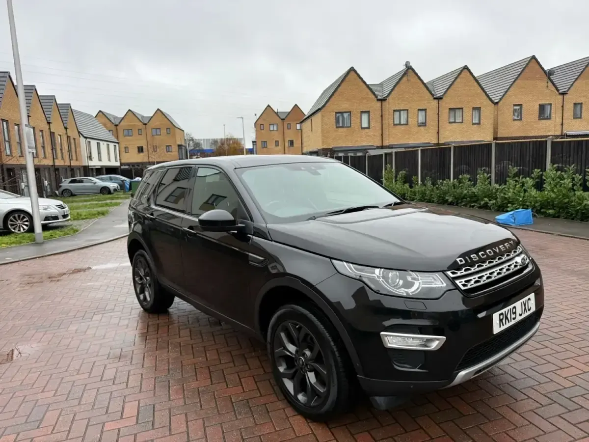 Second-hand Land Rover Discovery Sport Landmark 2019 Negru SUV