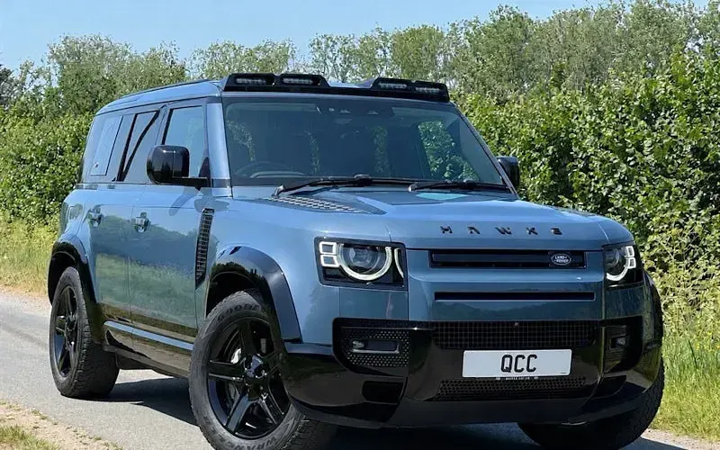 Begagnad Land Rover Defender SE 300 HK (220 kW) 2023 SUV